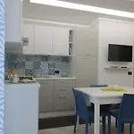 아파트 Le Dimore Di Enea 카스텔라마레델골포